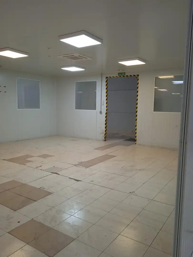 Fabrikhallen zur Miete in Massalfassar