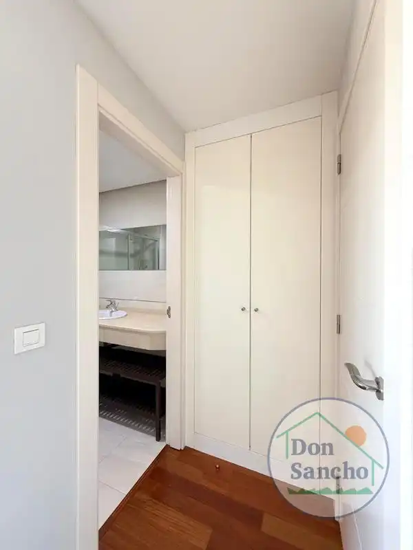 Bathroom of Attic for sale in Valladolid  with Air Conditioner, Heating and Terrace