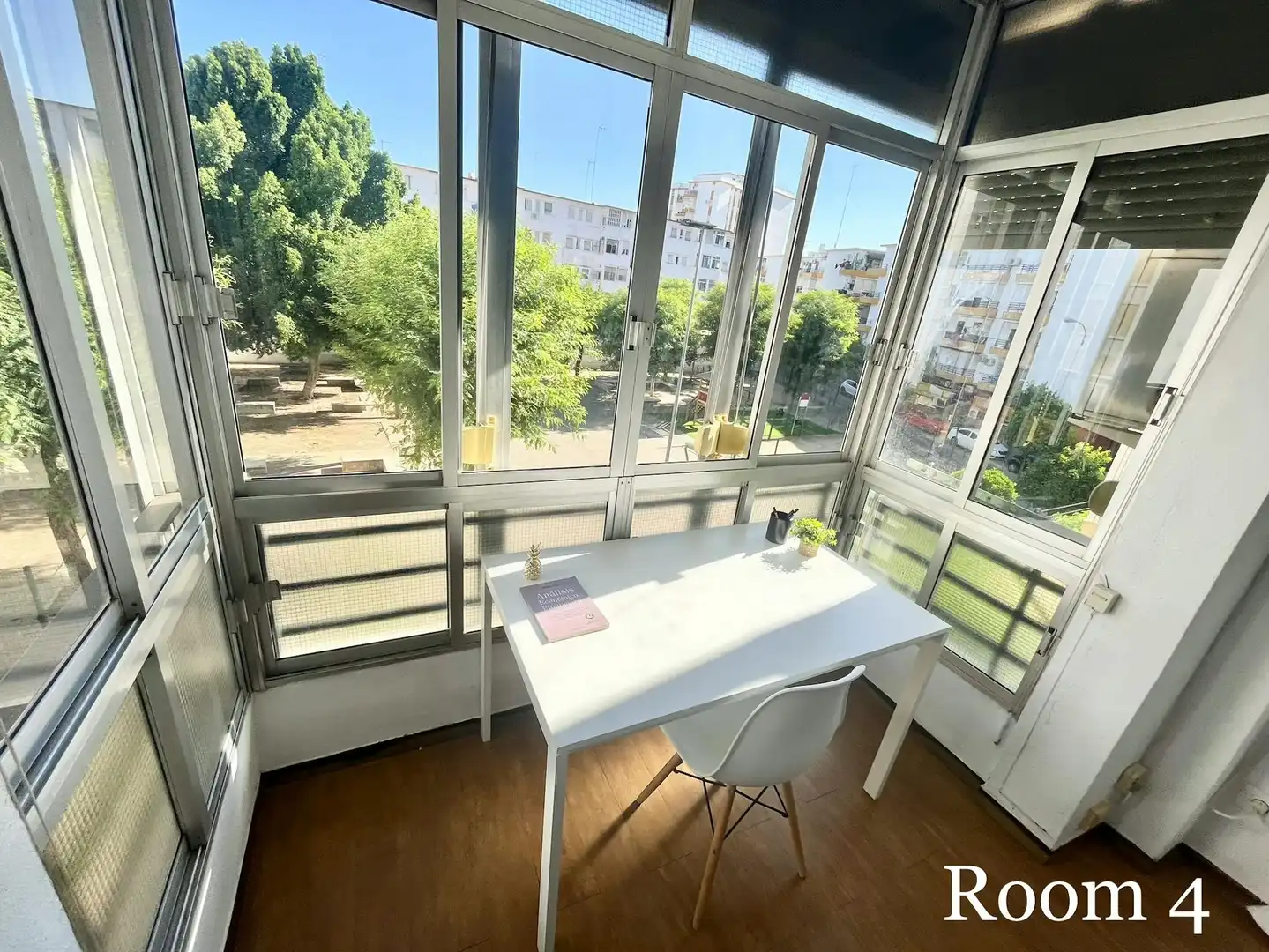 Flat for share in  Sevilla Capital  with Air Conditioner, Furnished and Washing machine