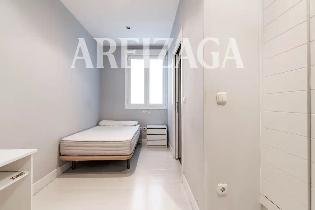 Habitación de Piso en venta en Donostia - San Sebastián  con Calefacción