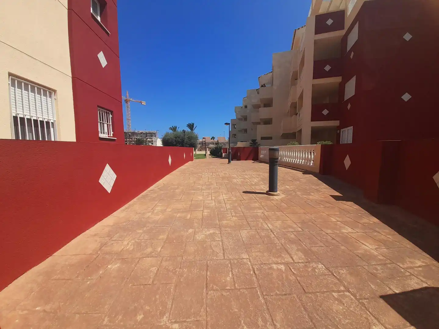 Außenansicht von Wohnungen zur Miete in Dénia mit Klimaanlage, Heizung und Privatgarten