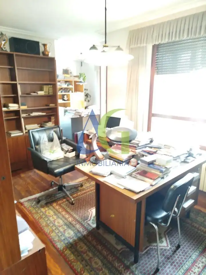 Pis en venda en León Capital  amb Calefacció, Parquet i Terrassa