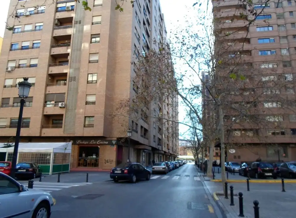 Vista exterior de Piso de alquiler en Valencia con Terraza, Amueblado y Balcón