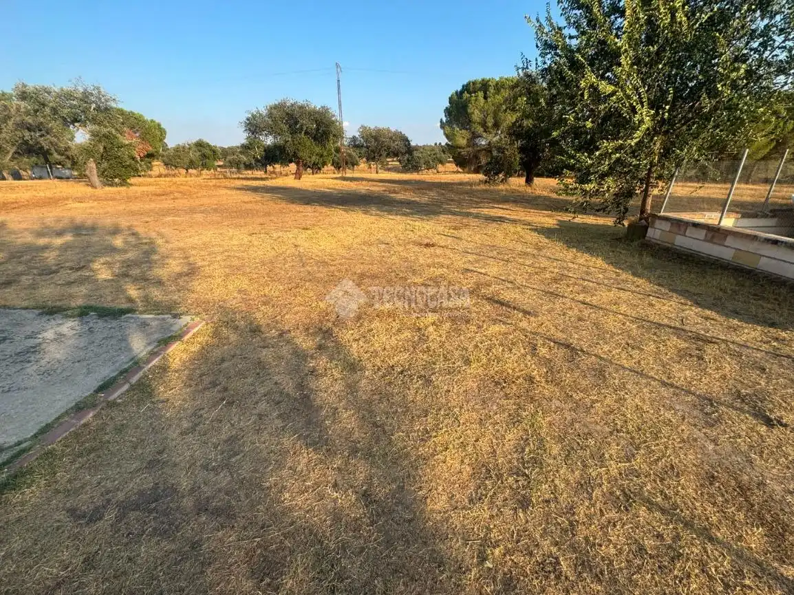 Finca rústica en venda en Badajoz amb Traster i Moblat