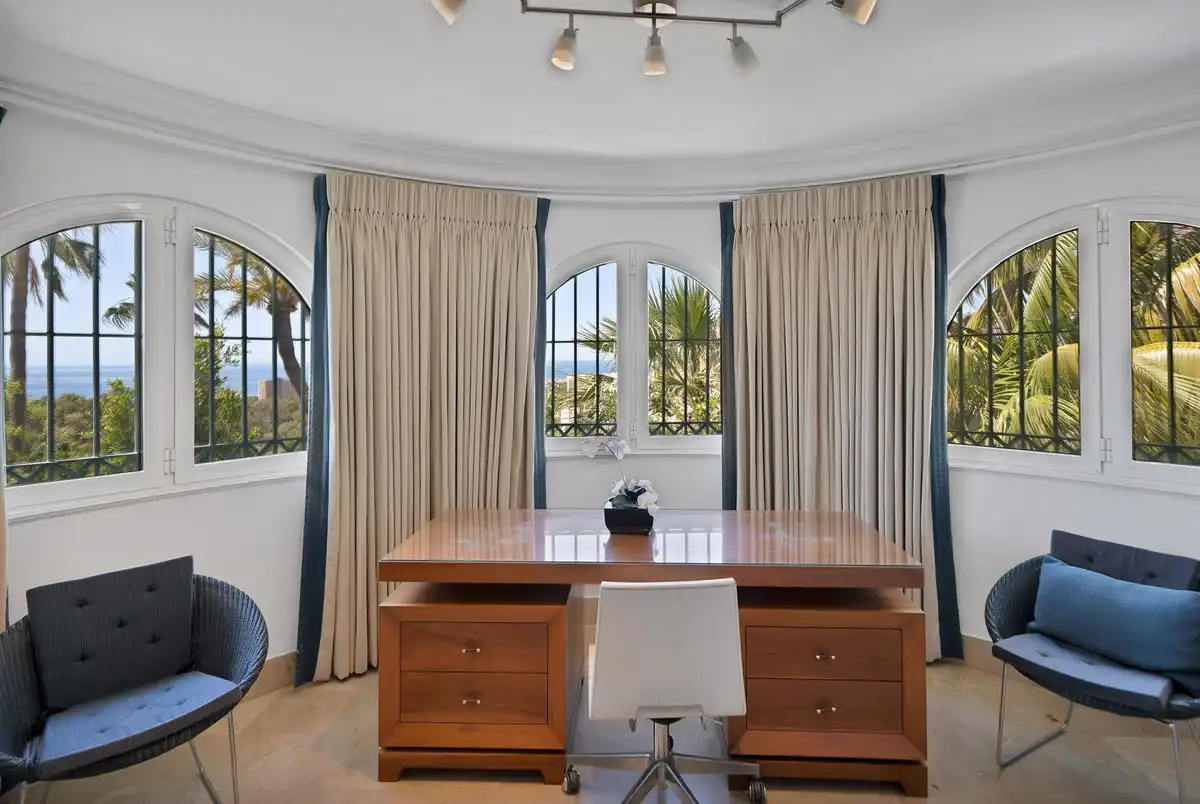Comedor de Casa o chalet en venta en Marbella con Aire acondicionado, Calefacción y Jardín privado