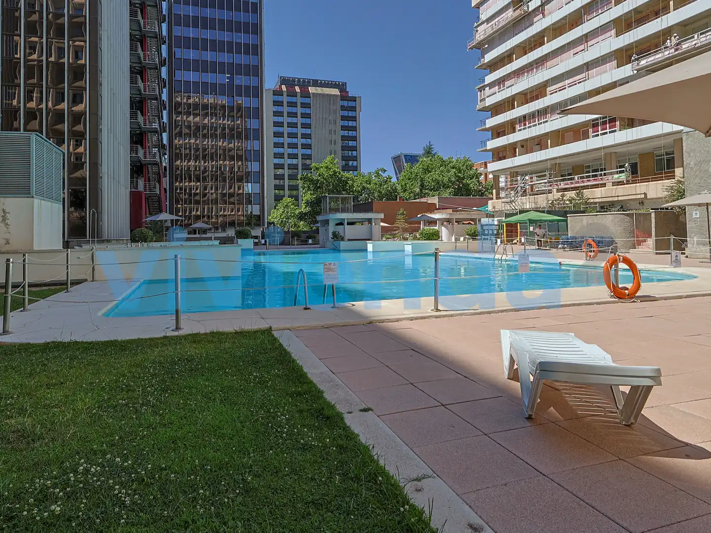 Swimming pool of Flat for sale in Madrid  with Heating, Swimming Pool and Community pool