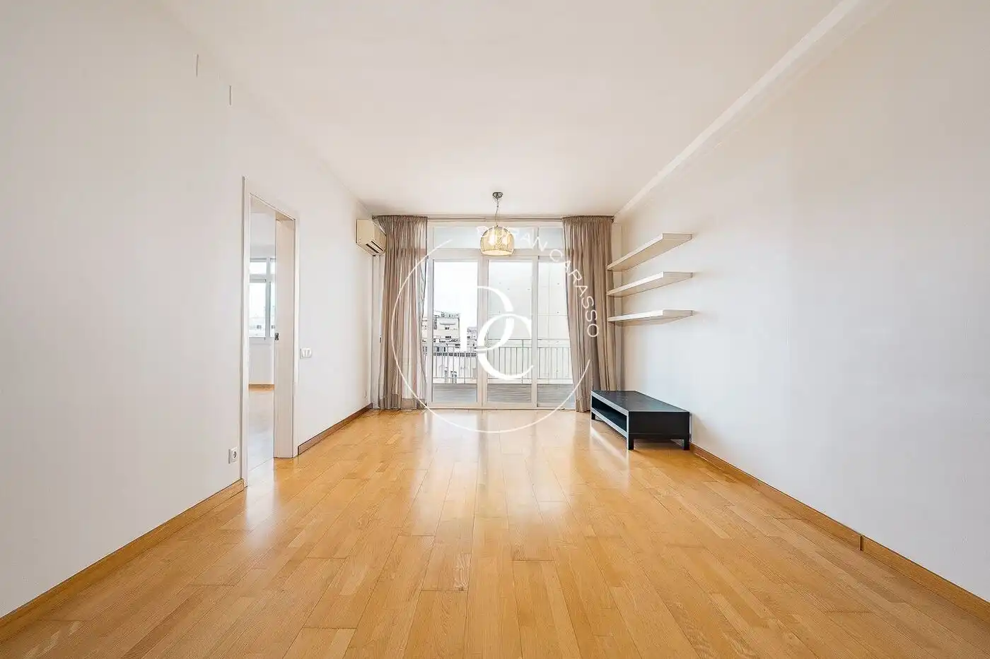 Wohnzimmer von Dachboden zum Verkauf in Barcelona mit Klimaanlage, Heizung und Terrasse