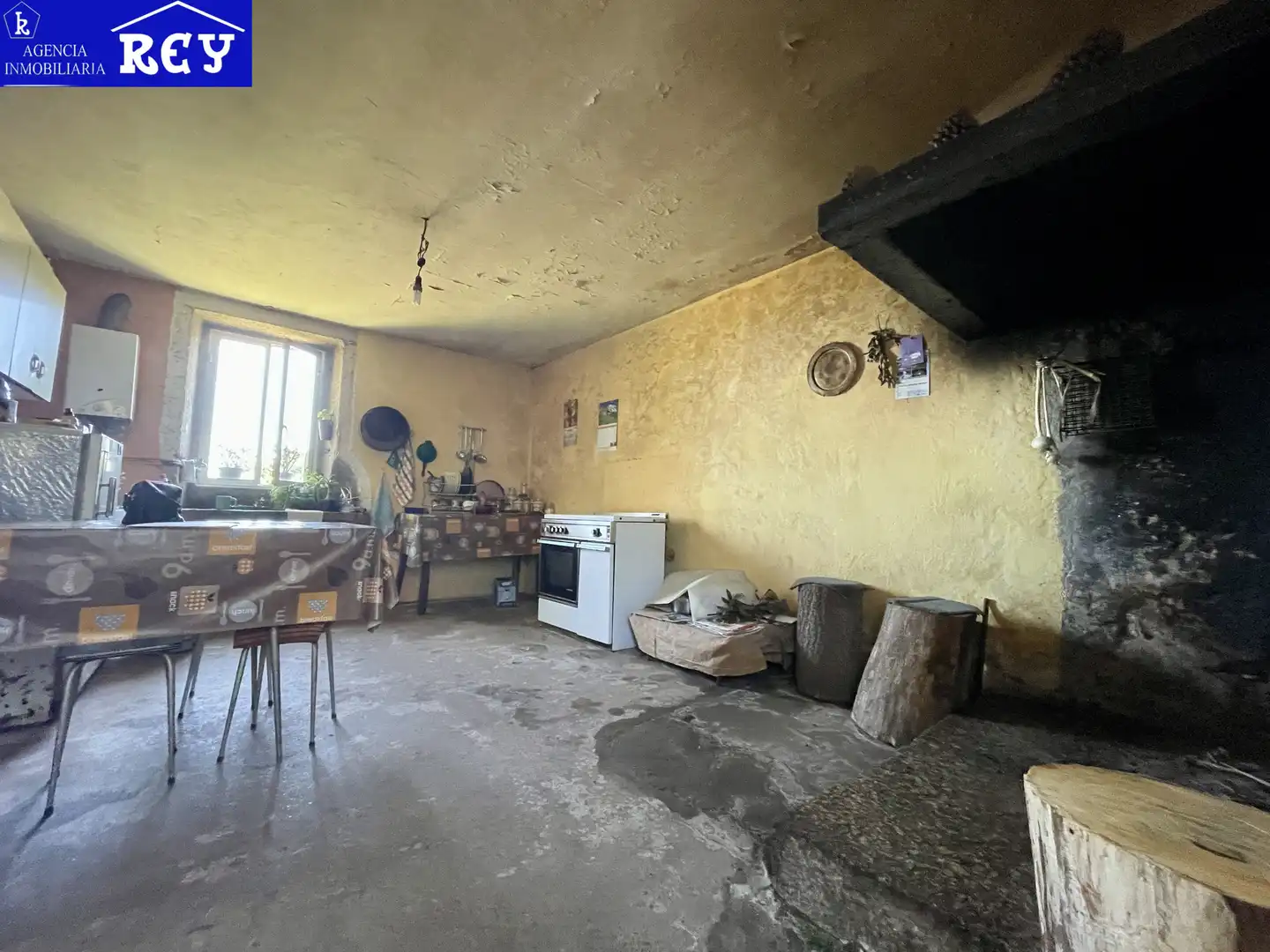 Cocina de Finca rústica en venta en Val do Dubra con Amueblado