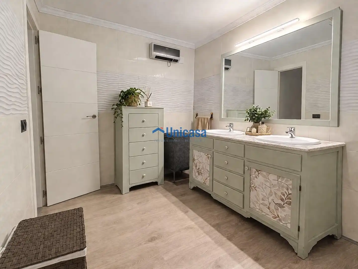 Bathroom of Detached homes for sale in Málaga  with Air Conditioner, Heating and Storage room
