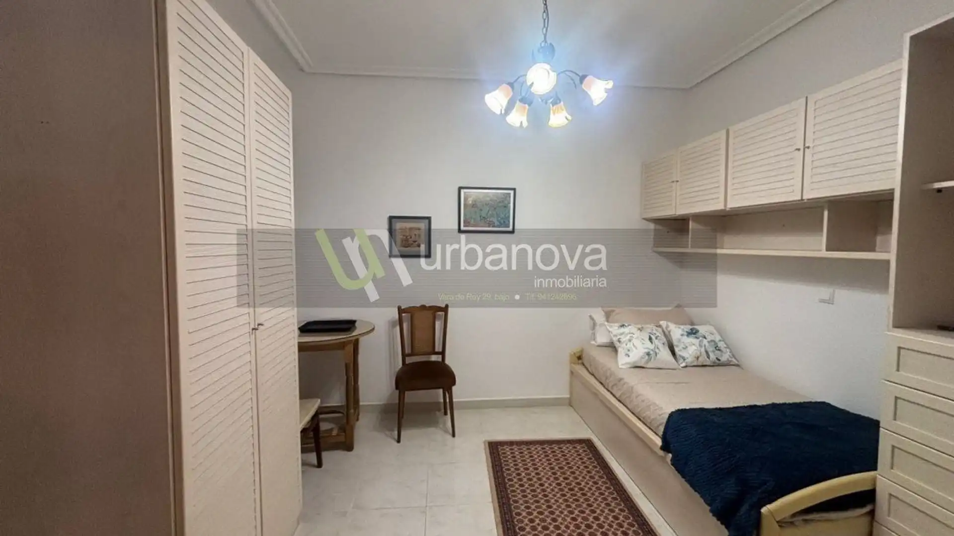 Habitación de Piso de alquiler en  Logroño con Calefacción, Parquet y Amueblado