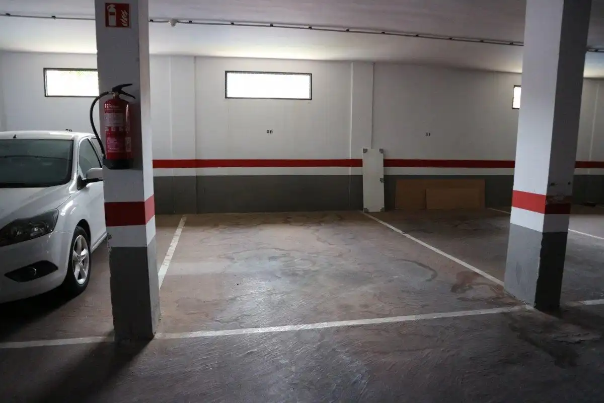 Aparcament de Pis en venda en Roquetas de Mar amb Aire condicionat, Terrassa i Piscina comunitària