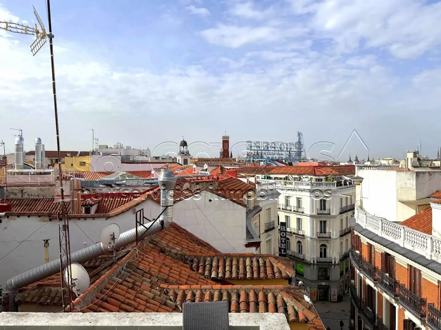 Vista exterior de Àtic en venda en Madrid amb Aire condicionat, Calefacció i Terrassa