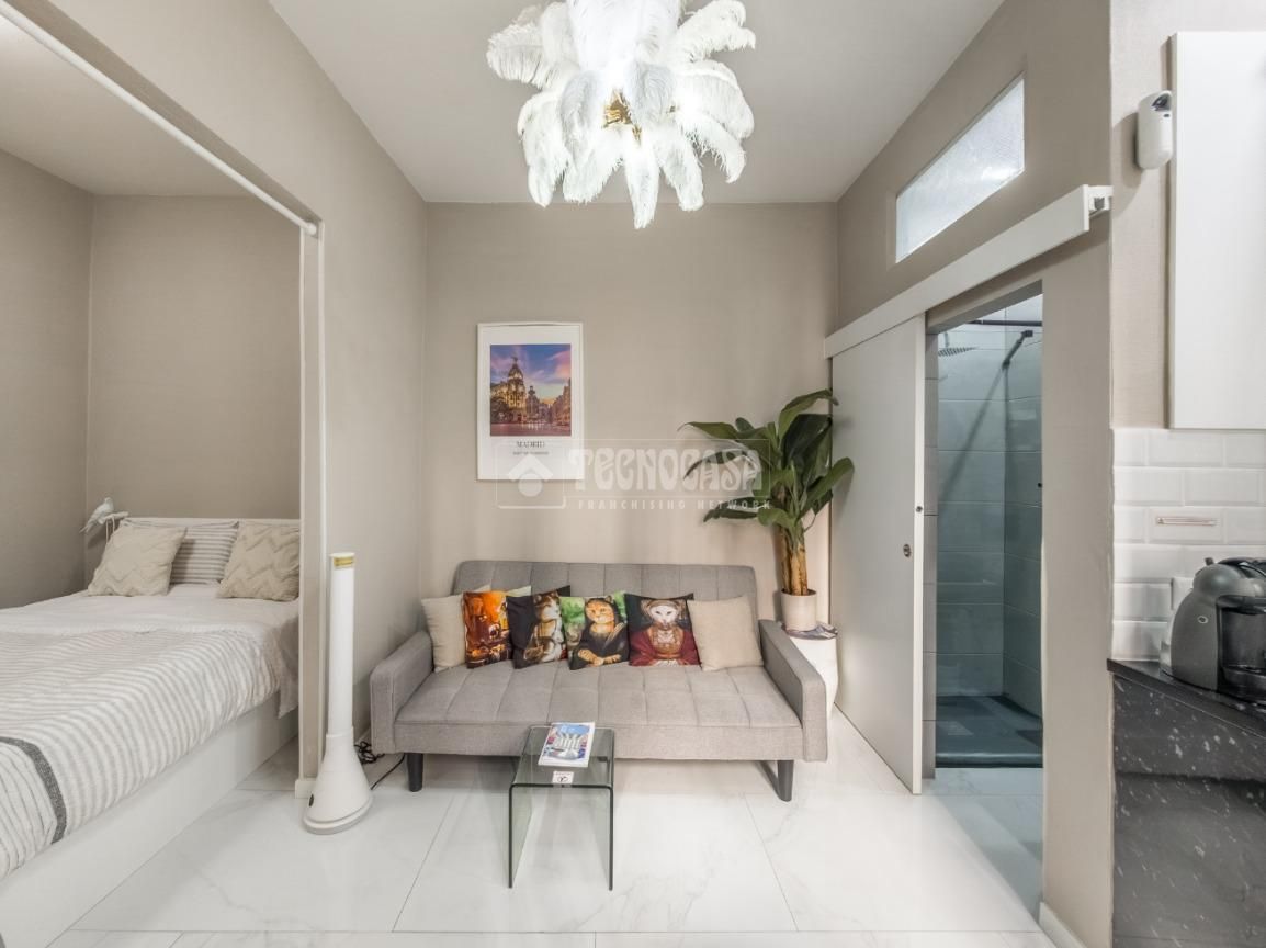 Sala de estar de Piso en venta en  Madrid Capital