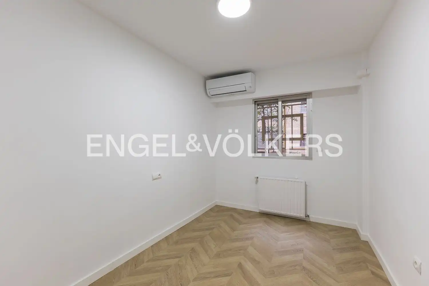 Piso en venta en Valencia con Aire acondicionado, Calefacción y Parquet