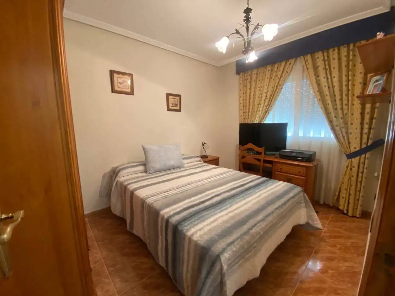 Dormitori de Casa o xalet en venda en Orihuela amb Aire condicionat i Balcó