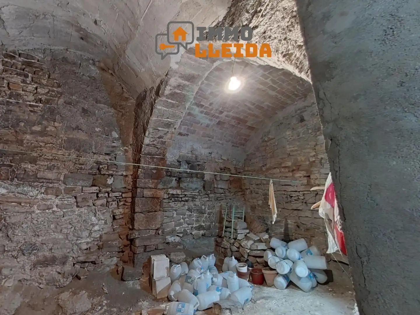 Casa adosada en venta en Cervera con Trastero y Amueblado
