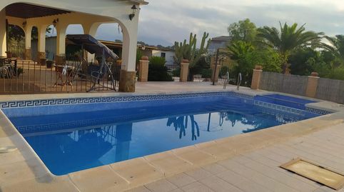 Villa independiente con piscina en Valle del Sol