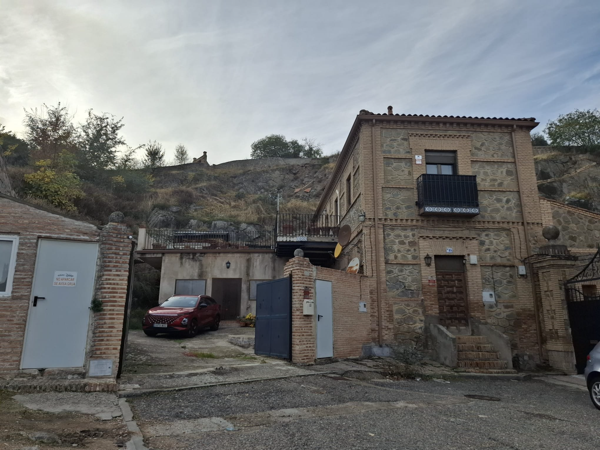 Vista exterior de Casa o xalet en venda en  Toledo Capital amb Terrassa i Traster