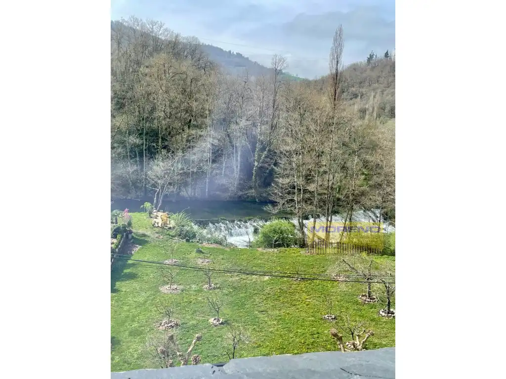 Pis en venda a Samos