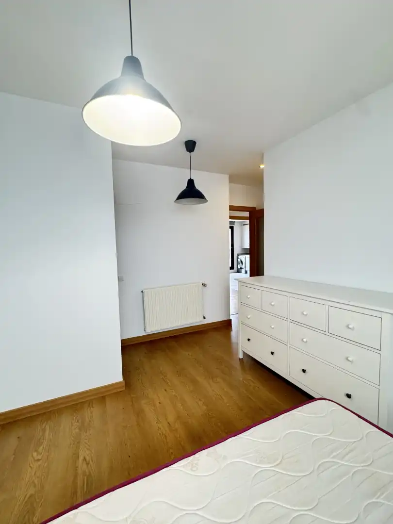 Habitación de Ático en venta en Avilés con Calefacción, Parquet y Terraza