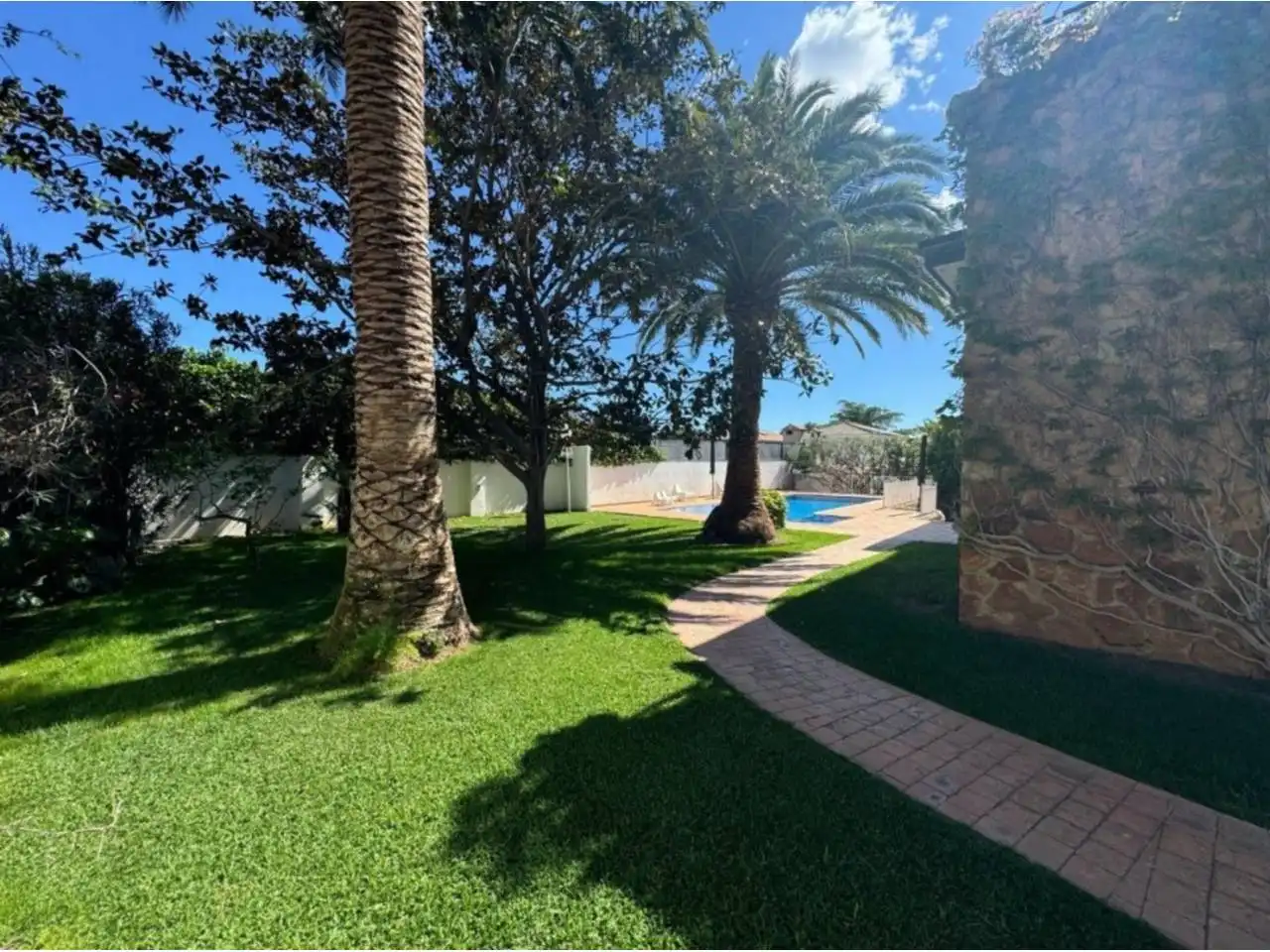 Jardí de Casa o xalet en venda en Riba-roja de Túria amb Aire condicionat, Calefacció i Jardí privat