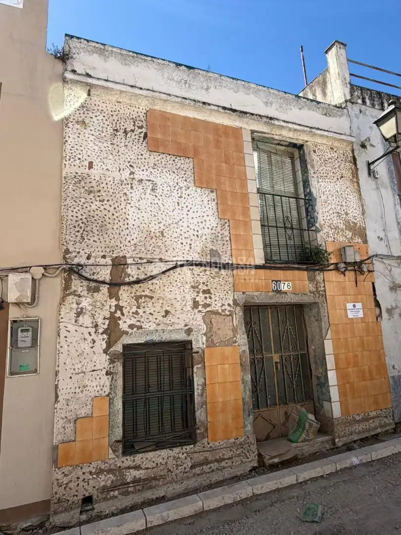 Außenansicht von Einfamilien-Reihenhaus zum Verkauf in Badajoz Capital