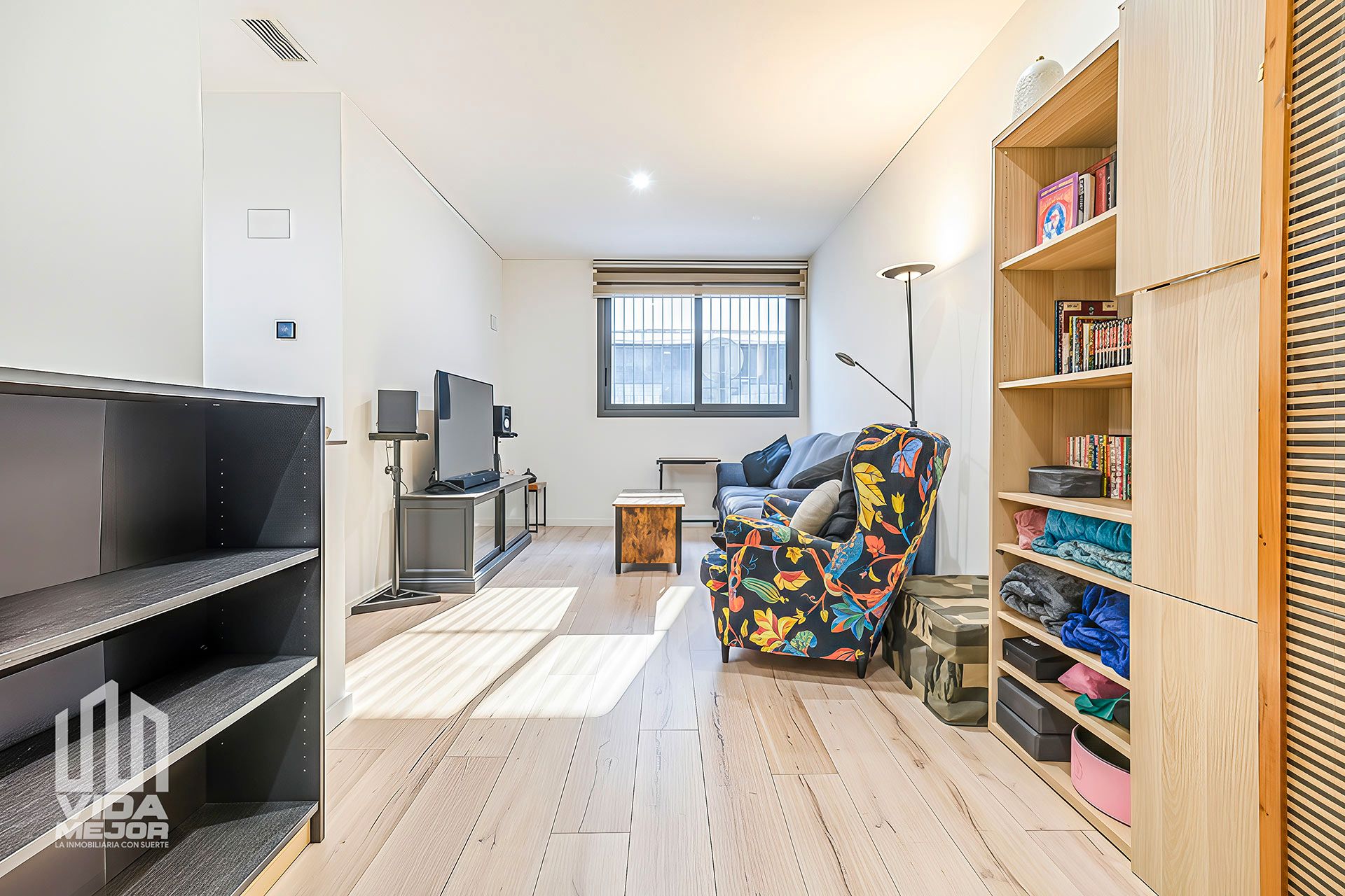 Living room of Planta baja for sale in Viladecans  with Parquet flooring and Storage room