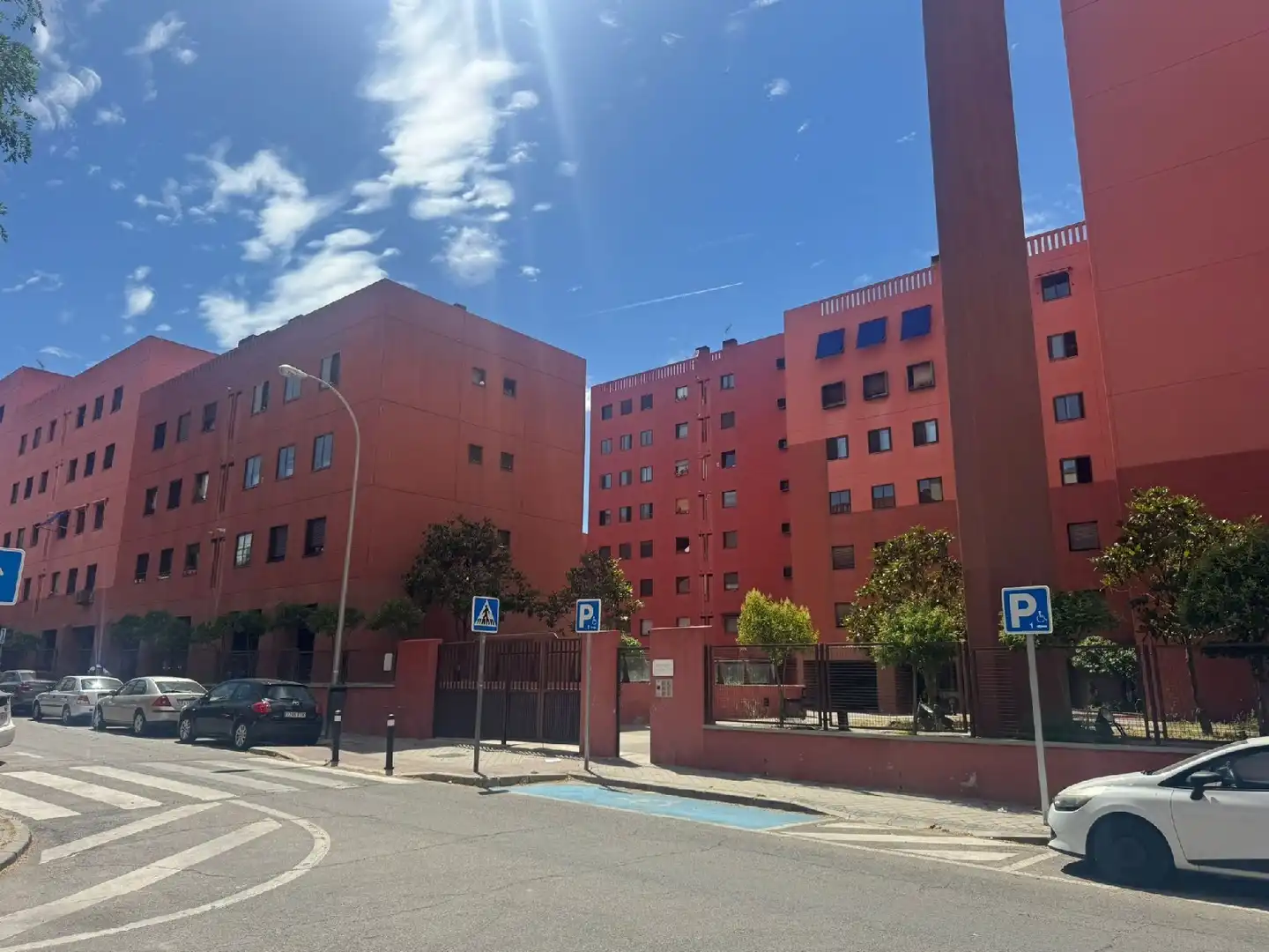 Vista exterior de Pis en venda en Latina