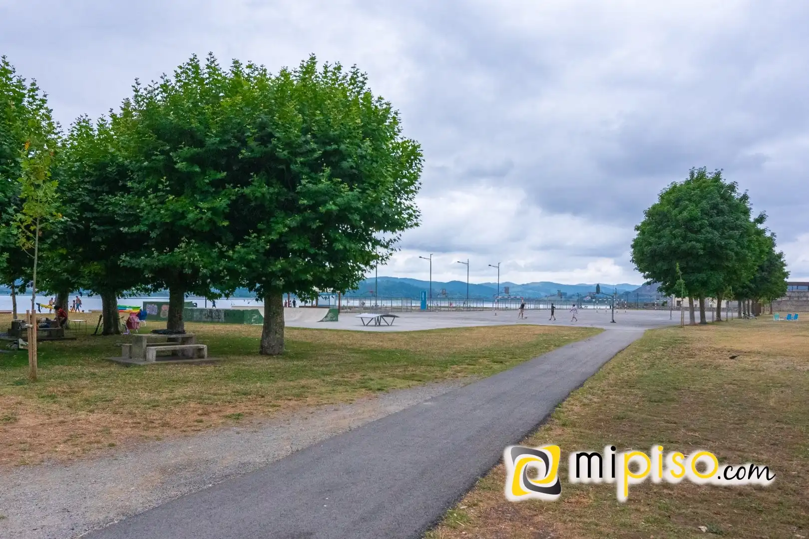 Parking de Piso en venta en Santoña con Calefacción, Trastero y Amueblado