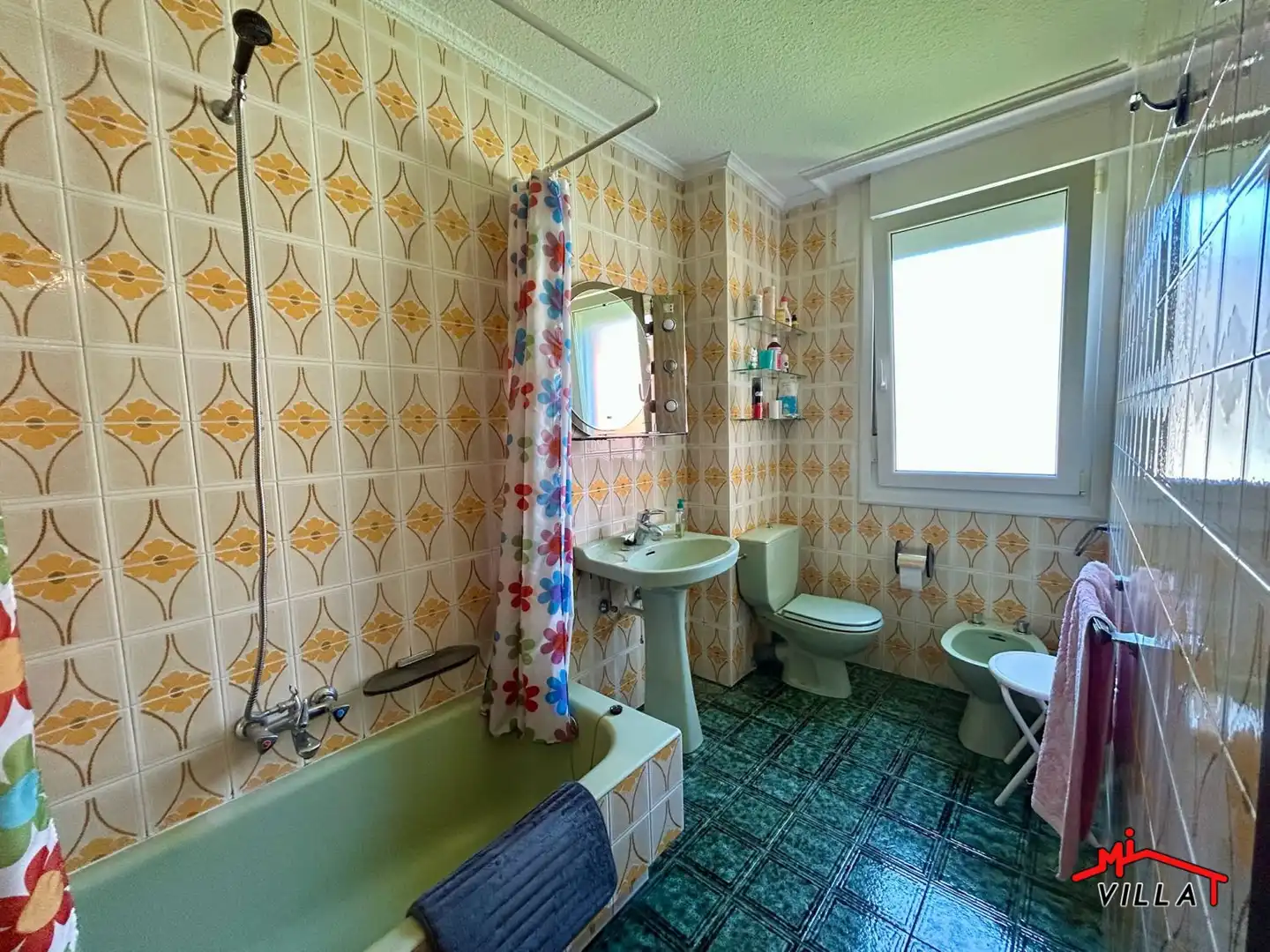 Bathroom of Flat for sale in Laredo  with Heating, Terrace and Balcony