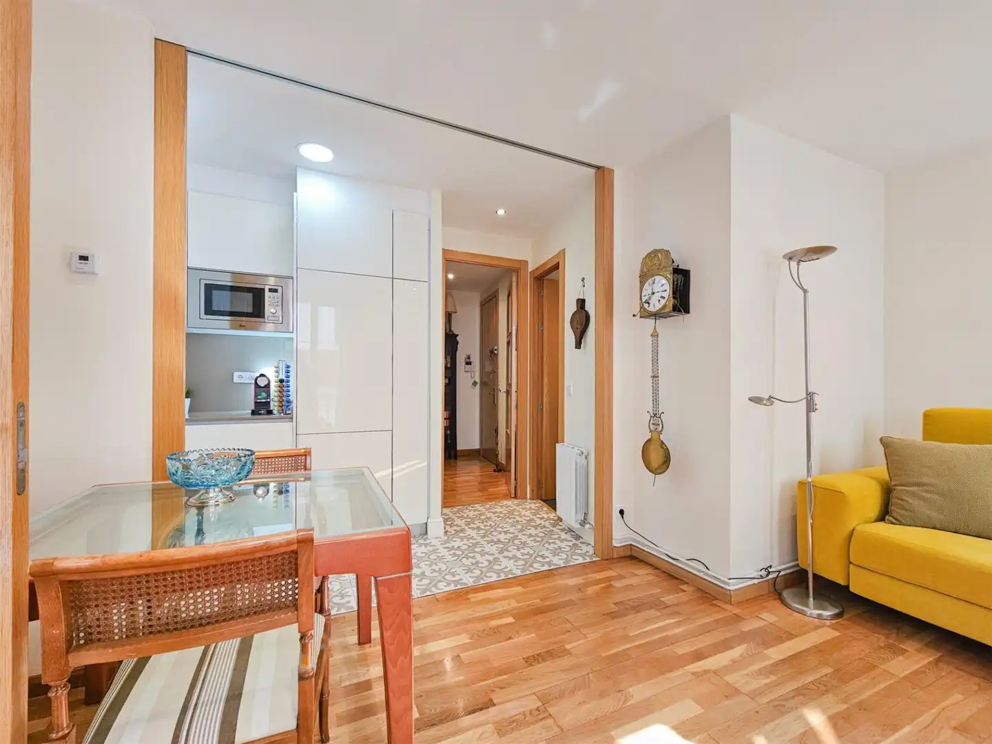 Flat with balcony for sale in Carrer IGUALADA, imagen 3