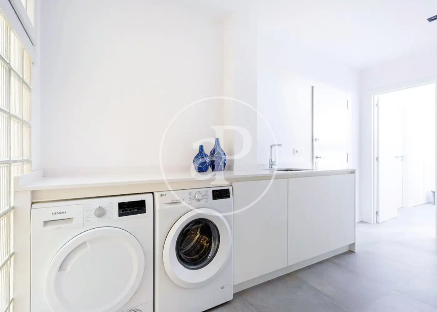 Außenansicht von Wohnung zum Verkauf in Madrid mit Klimaanlage, Heizung und Abstellraum