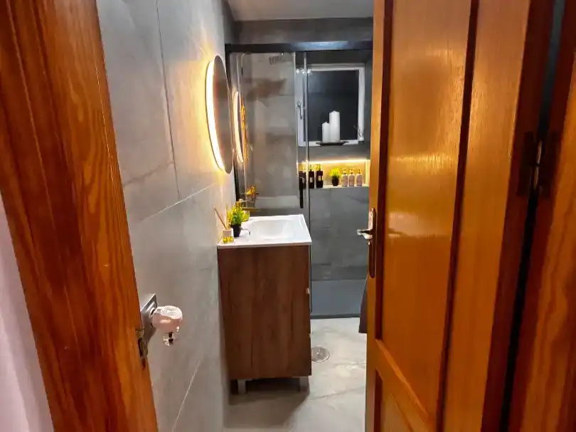 Baño de Piso de alquiler en Vera con Aire acondicionado, Piscina y Balcón