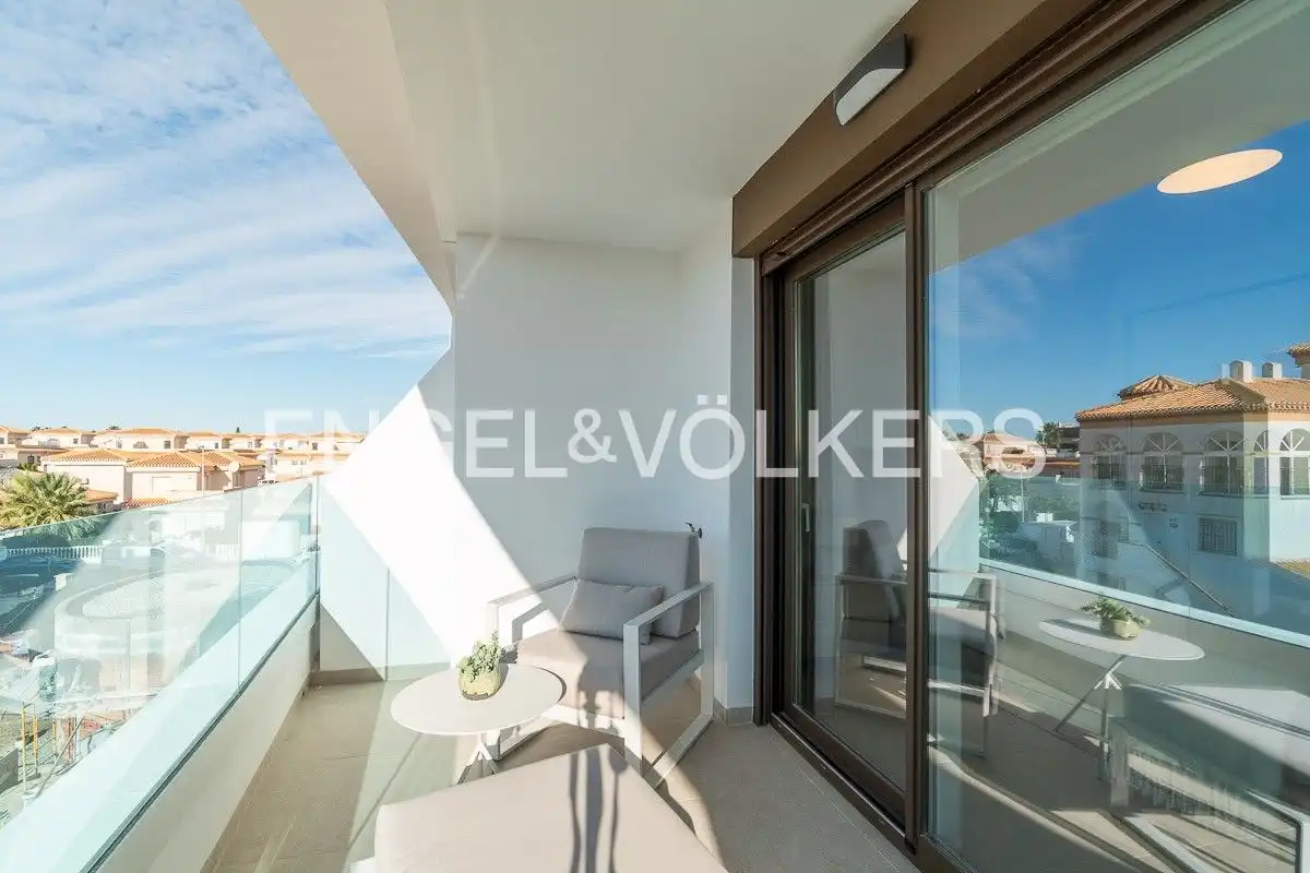 Apartamento con terraza en venta en Orihuela Costa, imagen 4