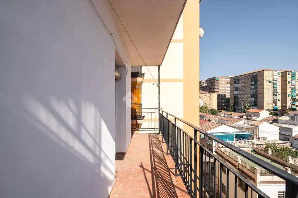 Terraza de Piso en venta en Granada con Balcón
