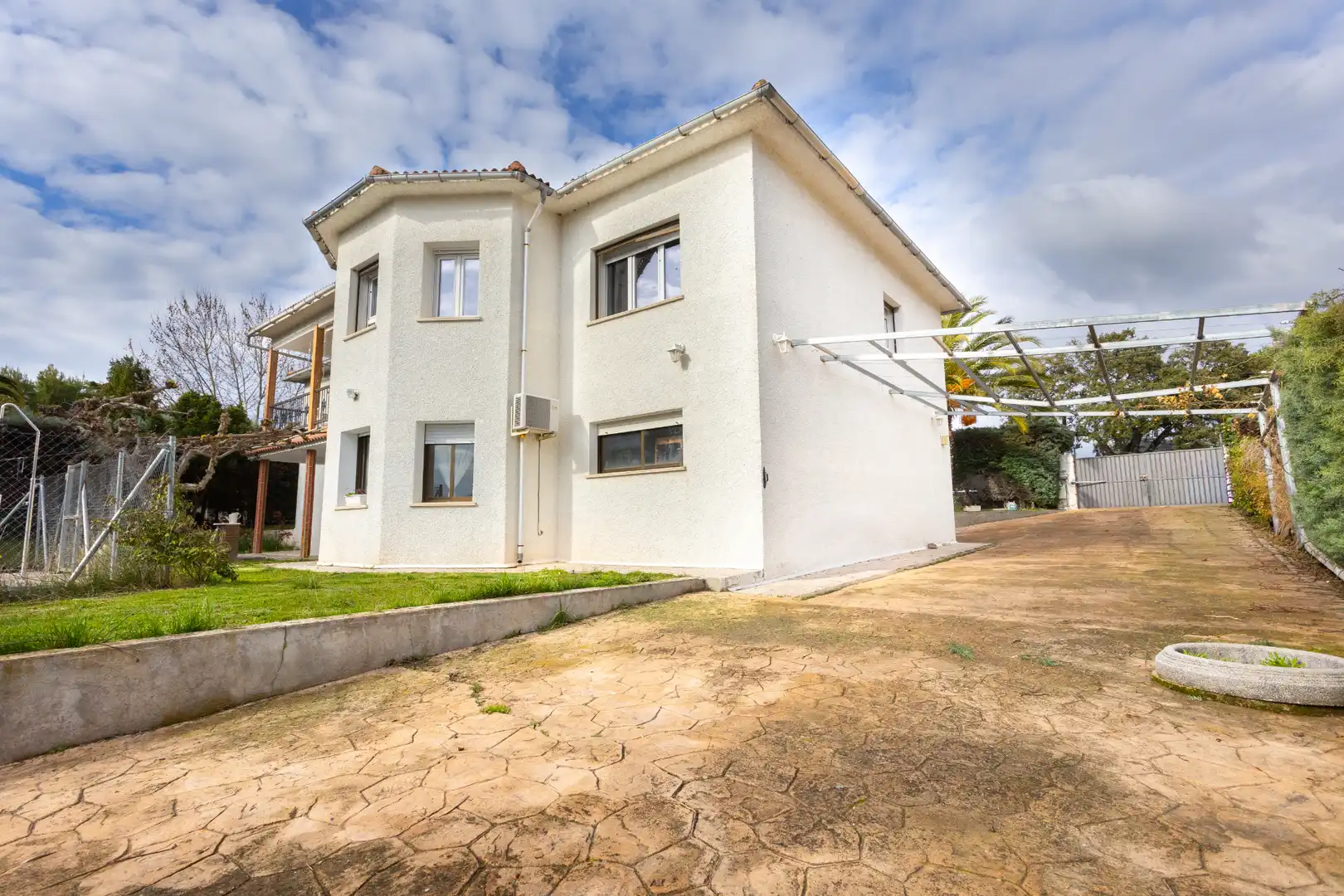 Exterior view of Houses for sale in Villanueva de la Cañada  with Air Conditioner, Heating and Private garden