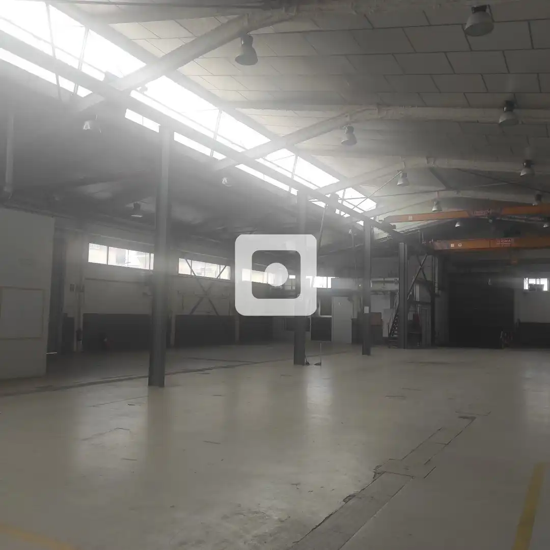 Industrial buildings for rent in de les Cosidores, Egara