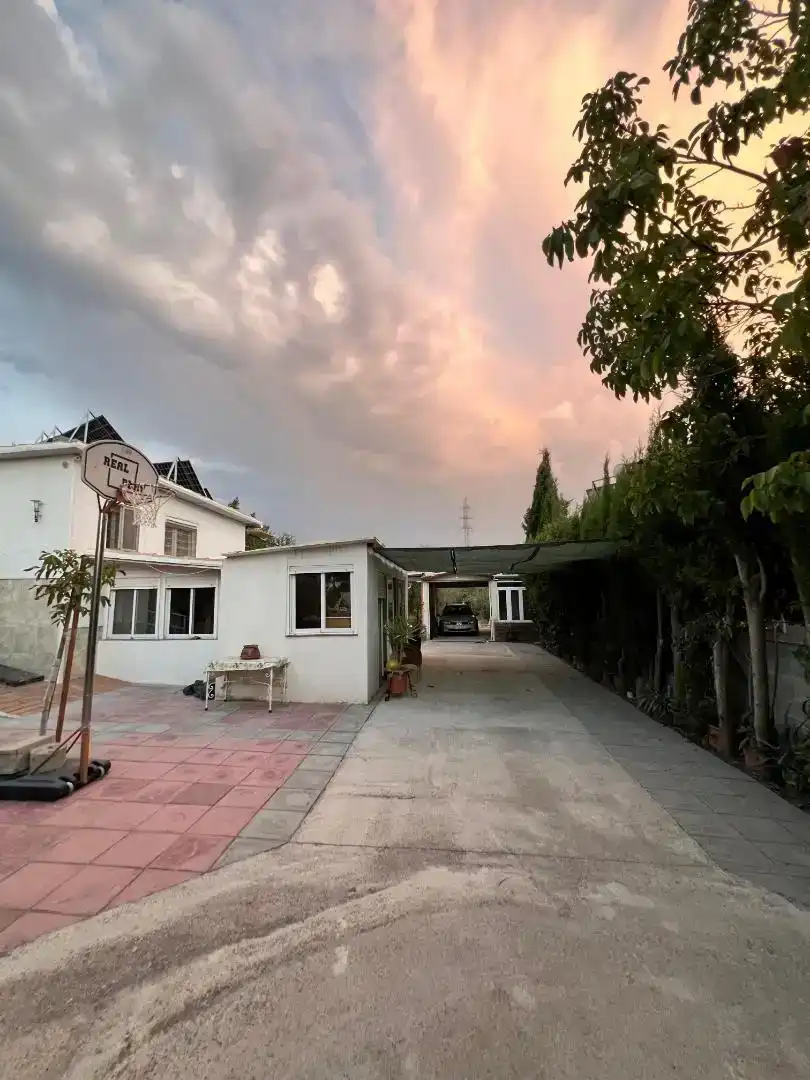 Vista exterior de Casa o xalet en venda en Albolote amb Aire condicionat, Jardí privat i Traster