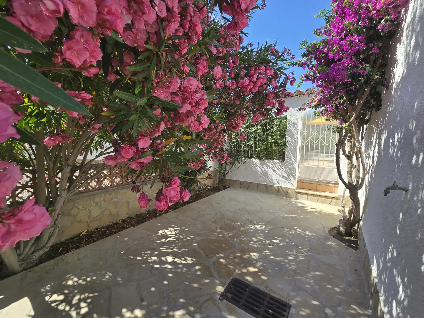 Jardí de Casa o xalet en venda en Empuriabrava amb Aire condicionat, Calefacció i Jardí privat