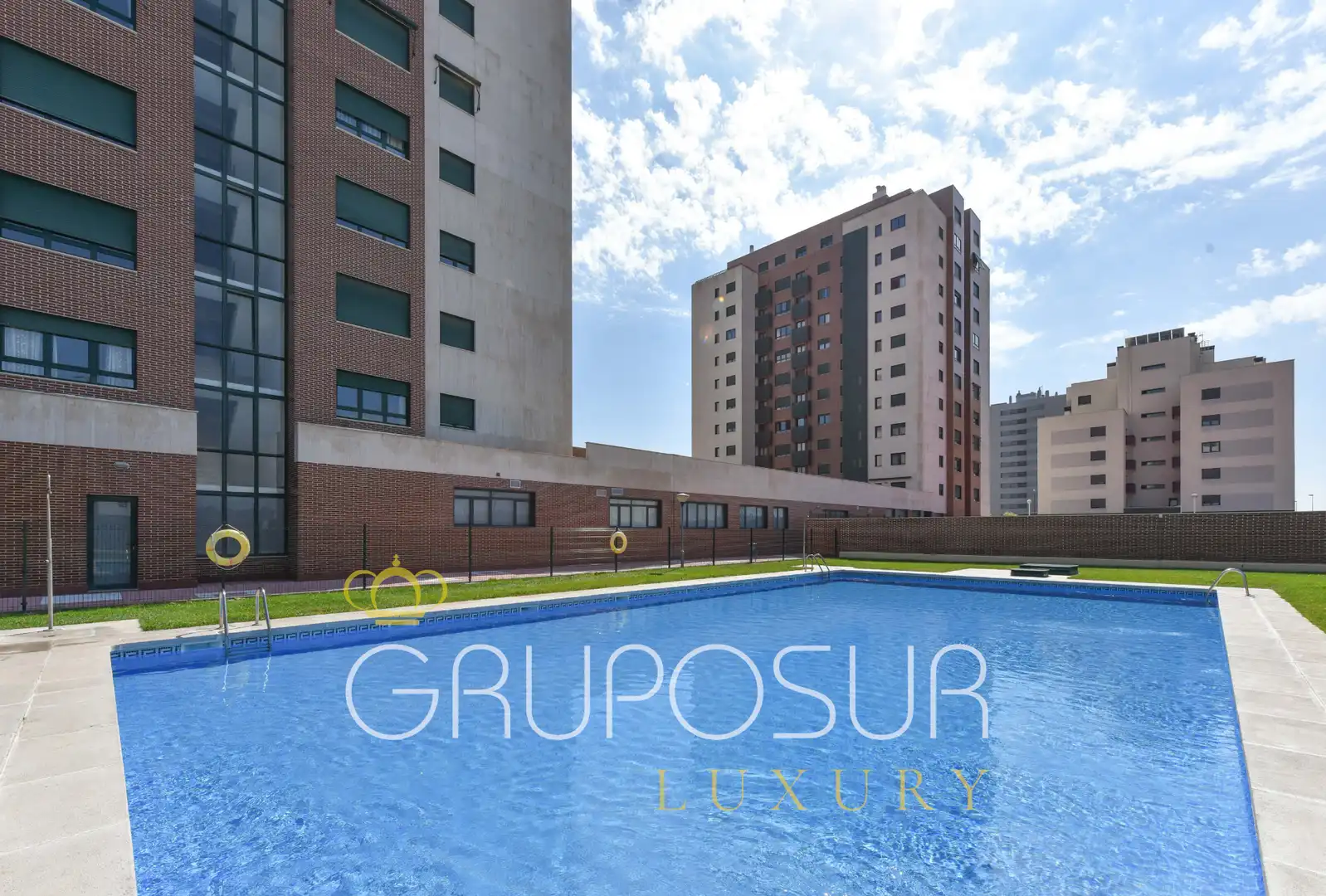 Piscina de Àtic en venda en Valladolid amb Calefacció, Parquet i Terrassa