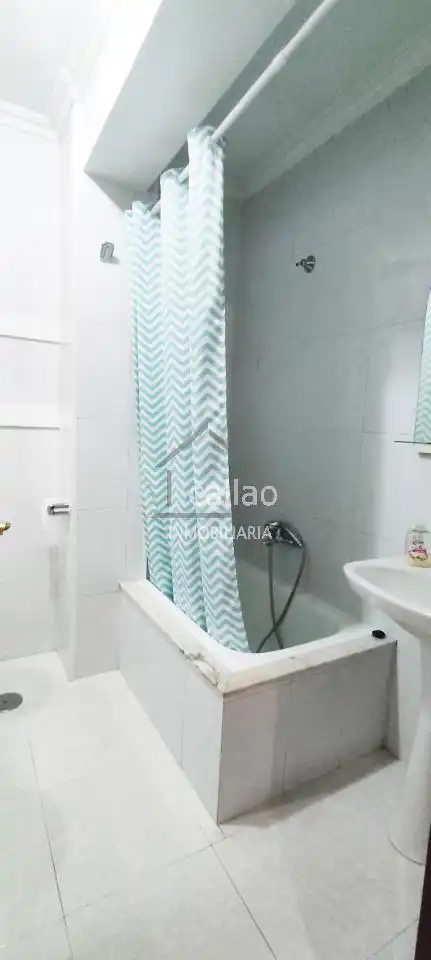 Bathroom of Flat for rent in Ferrol  with Heating and Furnished