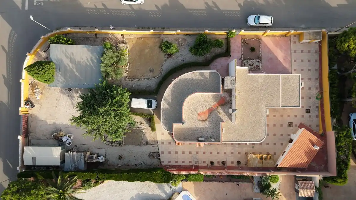 Aparcament de Casa o xalet en venda en Mutxamel amb Aire condicionat, Calefacció i Jardí privat