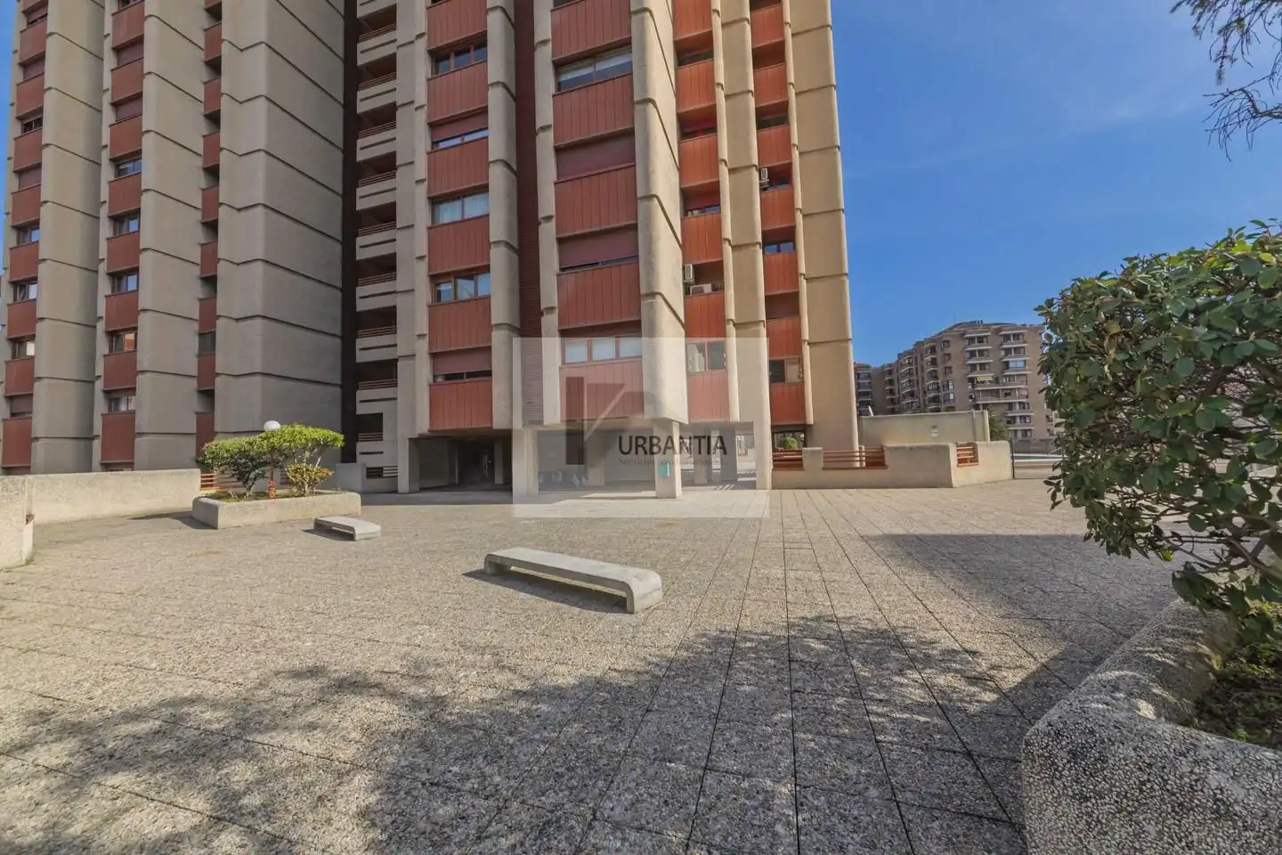 Vista exterior de Piso en venta en  Pamplona / Iruña con Calefacción, Parquet y Terraza