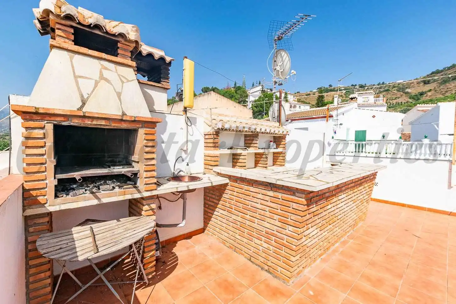 Apartament amb terrassa en venda a Sayalonga, imagen 2