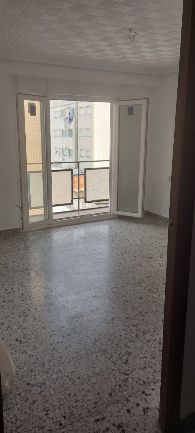 Habitación de Piso en venta en Xirivella con Balcón