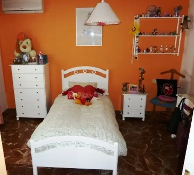 Dormitori de Casa o xalet en venda en Alhaurín de la Torre amb Aire condicionat, Calefacció i Jardí privat