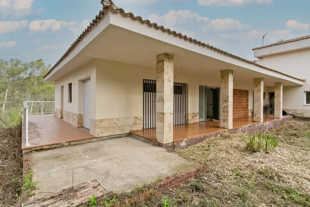 Buildings for sale in C/ De la Guineu, Olivella