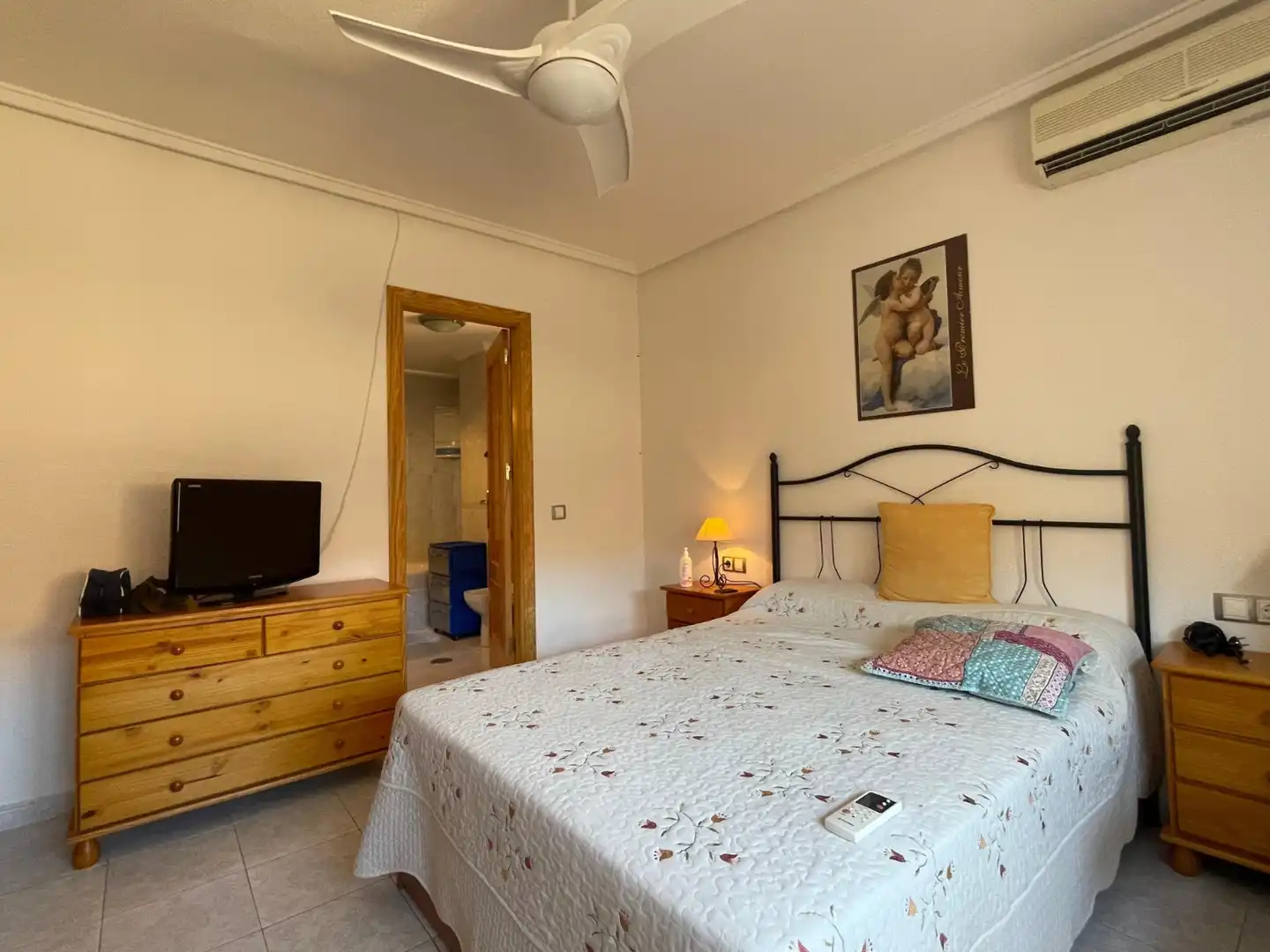 Habitación de Ático de alquiler en Torrevieja con Aire acondicionado, Calefacción y Terraza