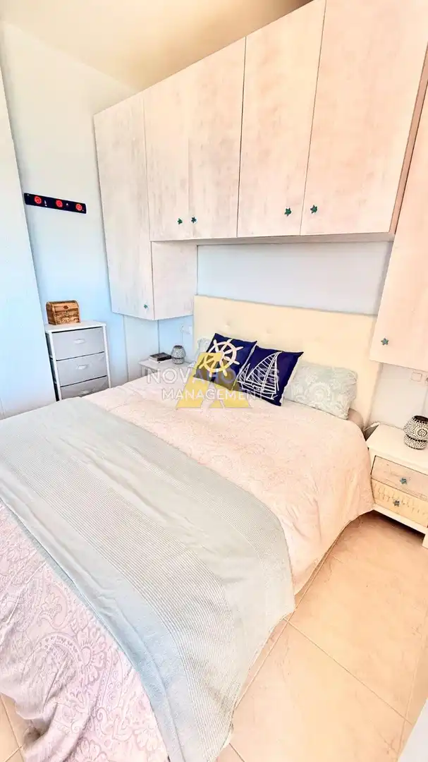 Schlafzimmer von Wohnungen zum Verkauf in La Manga del Mar Menor mit Klimaanlage, Heizung und Terrasse