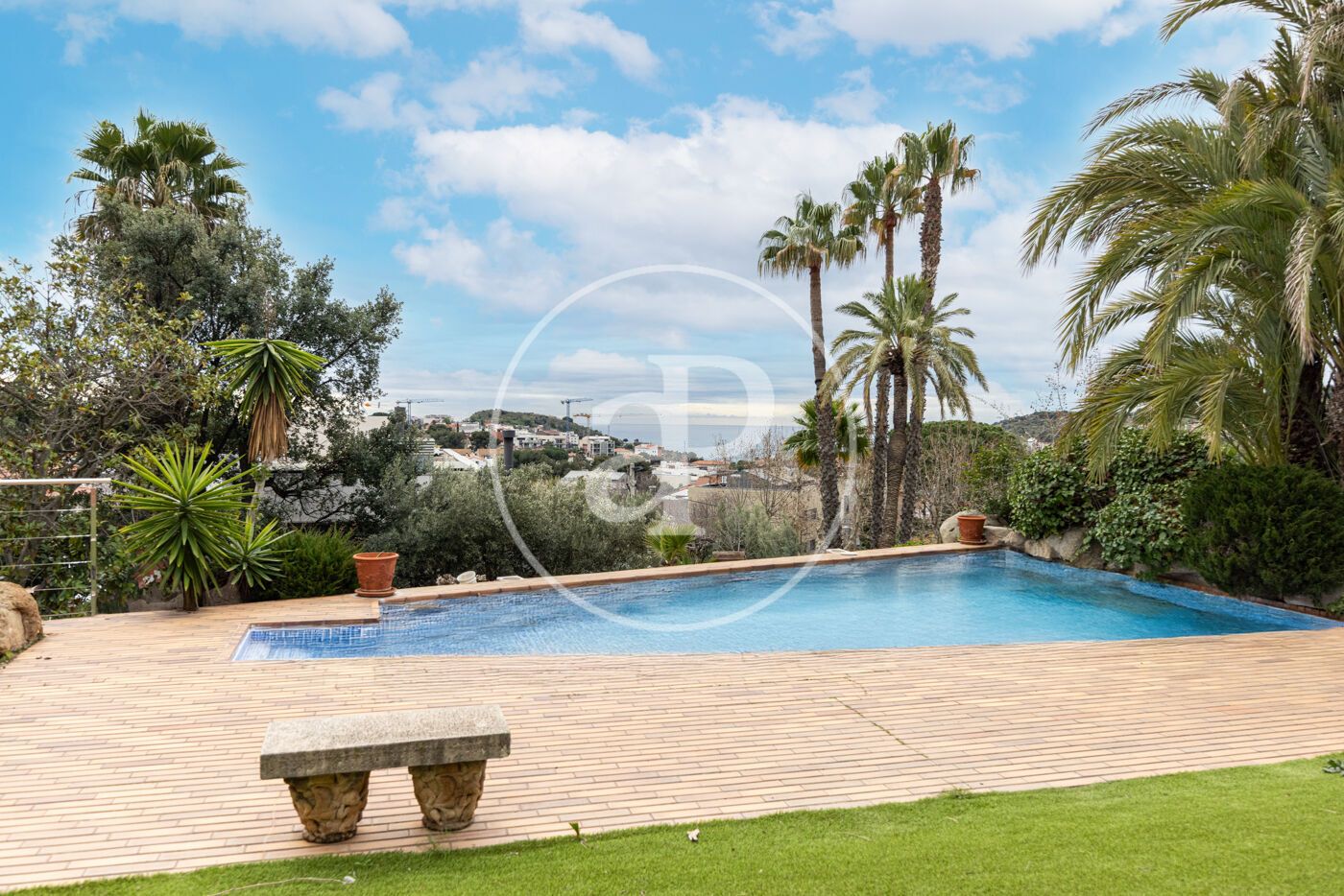Vista exterior de Casa o xalet en venda en Tiana amb Aire condicionat, Calefacció i Jardí privat